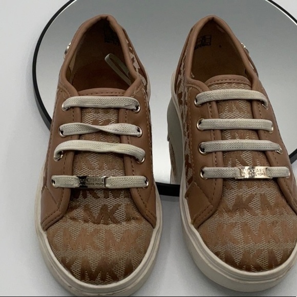Michael Kors Tan and Cream Sneakers Low-Top Casual - Picture 3 of 8